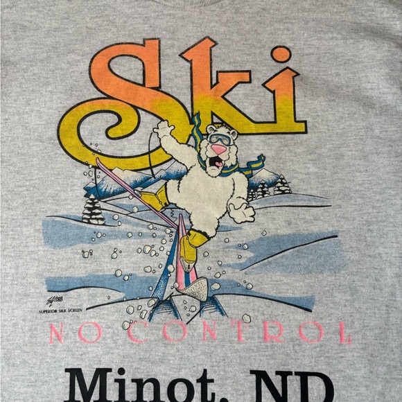 Vintage 80s Skiing Polar Bear T-shirt Small - Picture 4 of 5